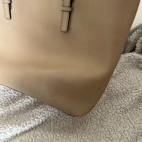Michael Kors Jet Set Top Zip Tote - Picture 5 of 11